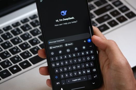 Voice Search Revolution: Thriving with AI in 2024 and Beyond